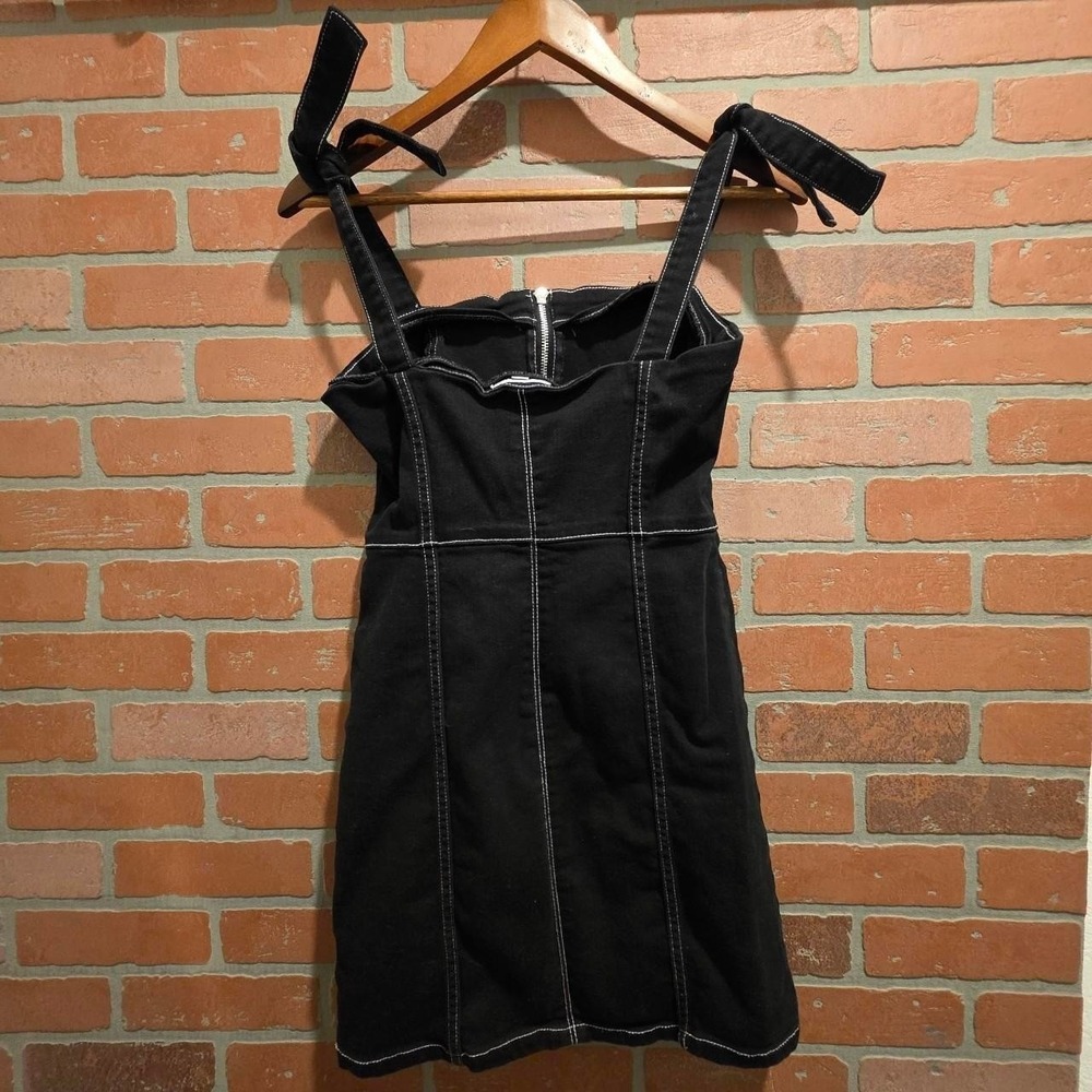BB Dakota black mini dress white stitching tie straps size 6 sku92 - Picture 2 of 5